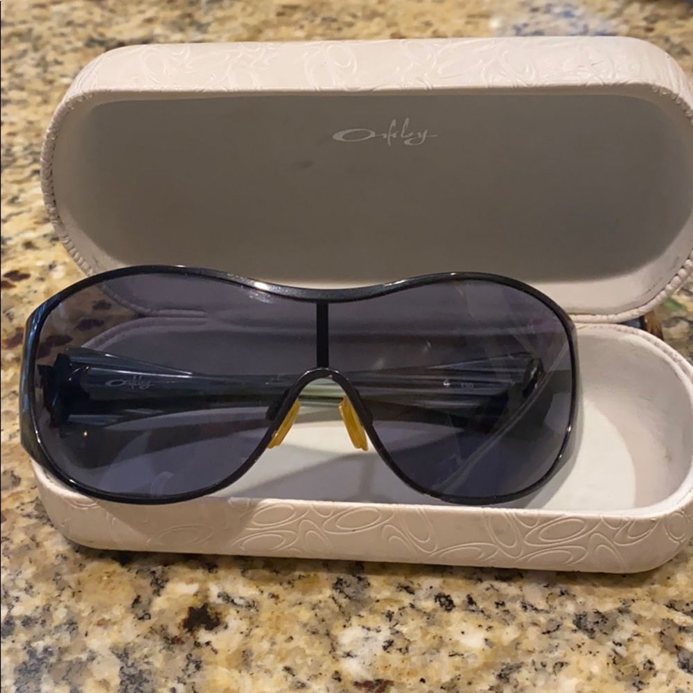 Oakley Breathless Sunglasses